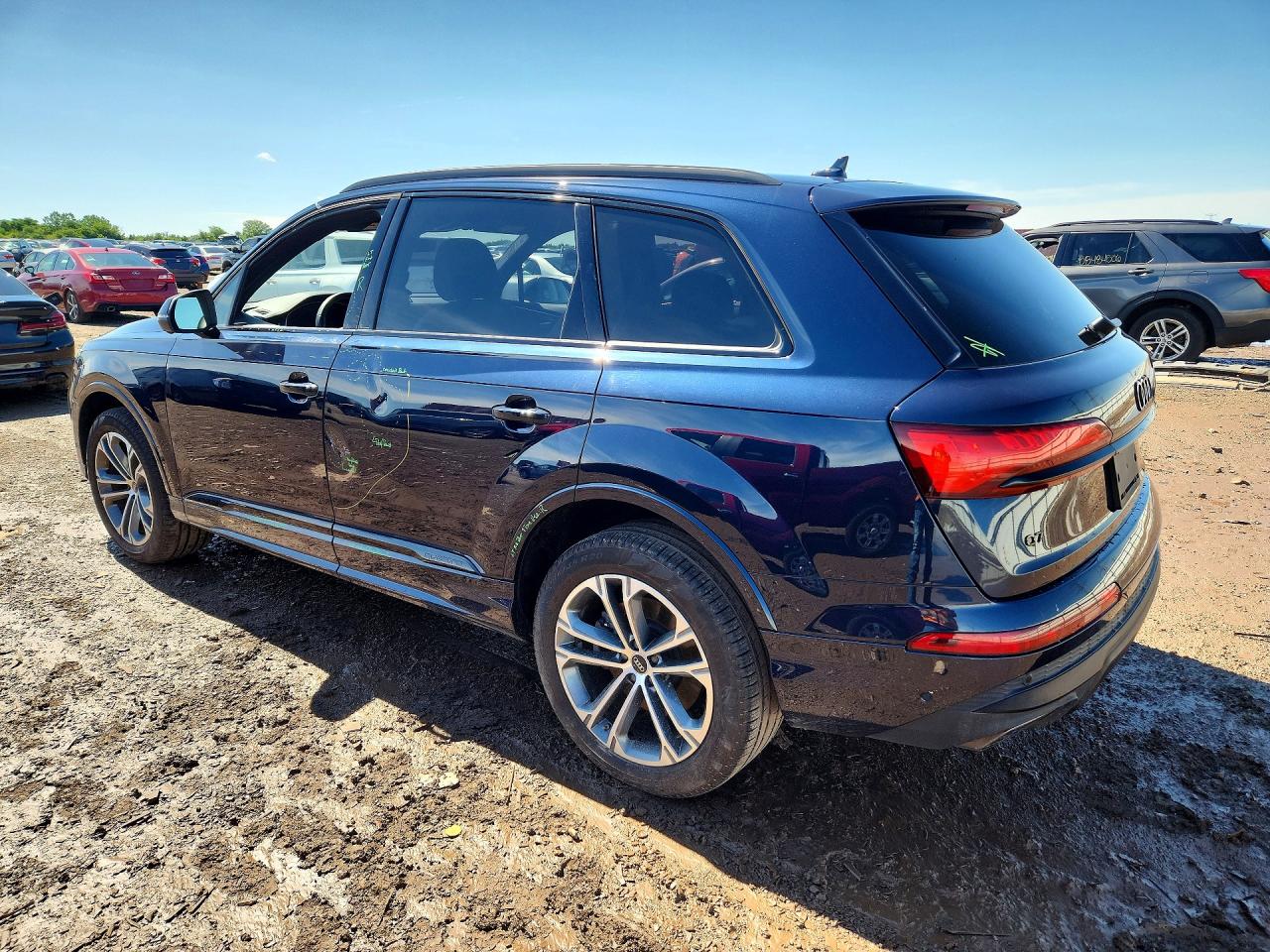 2025 AUDI Q7 quattro Premium Plus