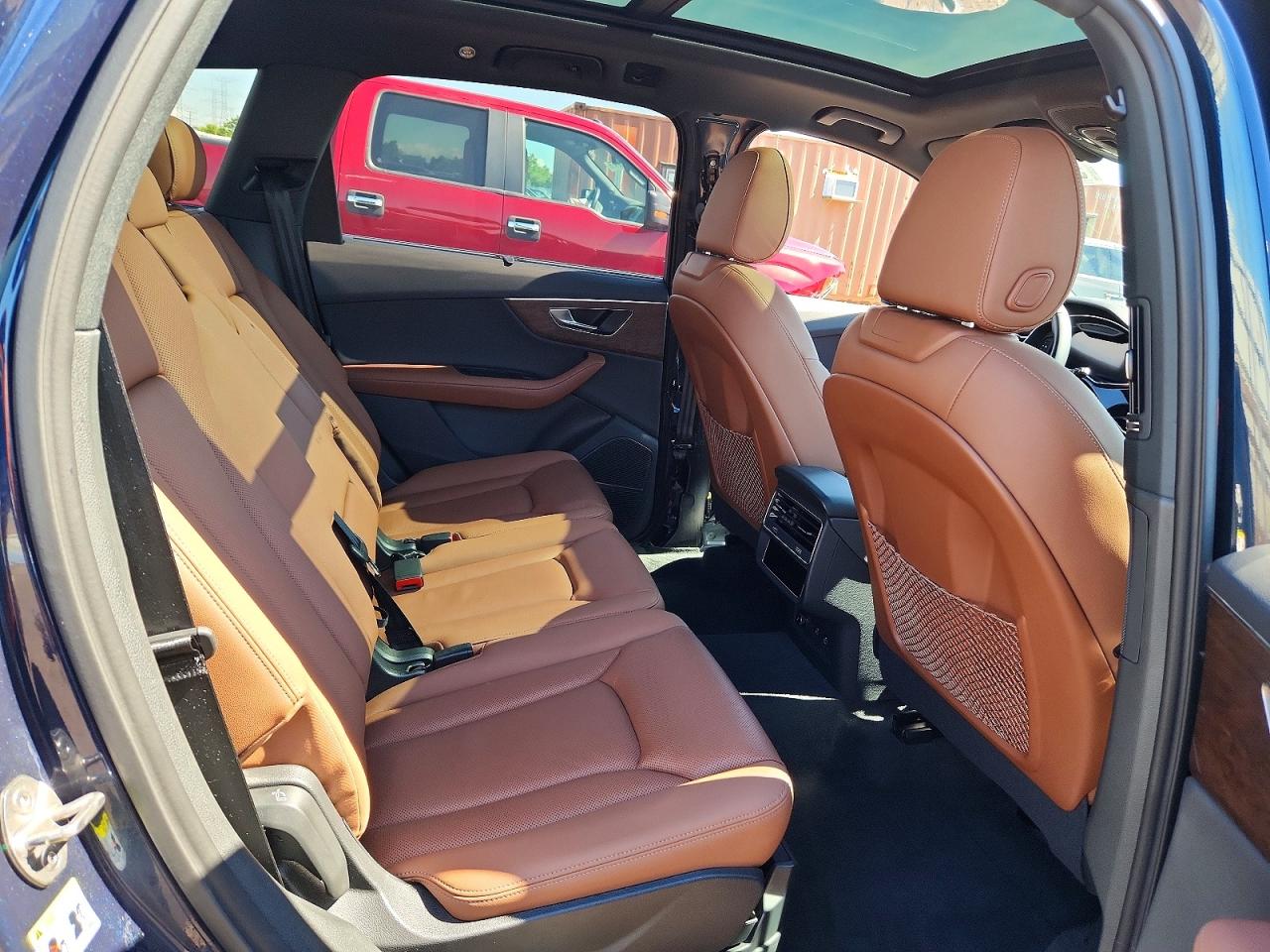 2025 AUDI Q7 quattro Premium Plus