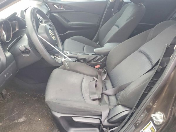 2015 MAZDA MAZDA 3 SV/Base