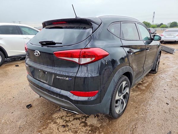 2016 HYUNDAI TUCSON