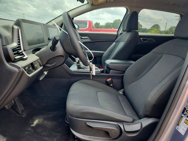 2025 KIA SPORTAGE LX