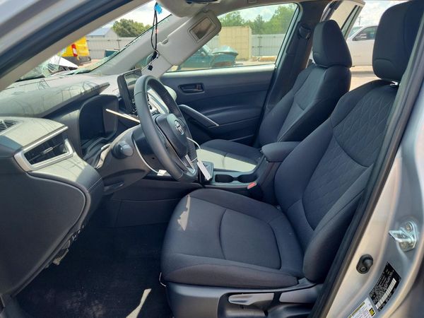 2026 TOYOTA COROLLA CROSS LE — DENT
