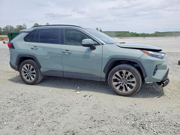 2022 TOYOTA RAV4 XLE Premium