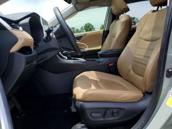 2022 TOYOTA RAV4 XLE Premium