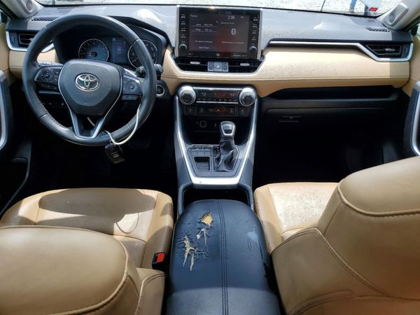 2022 TOYOTA RAV4 XLE Premium