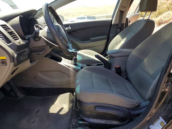 2016 KIA FORTE GL (Middle-Low Grade)
