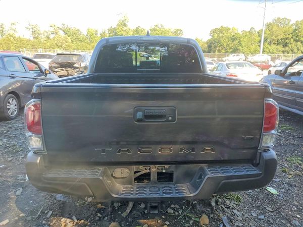 2022 TOYOTA TACOMA SR5