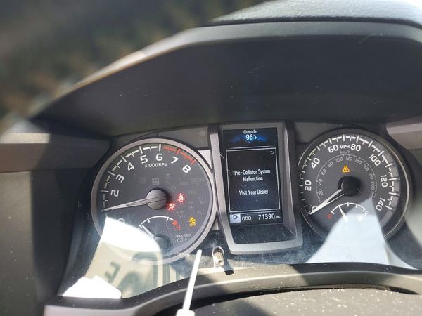 2022 TOYOTA TACOMA SR5