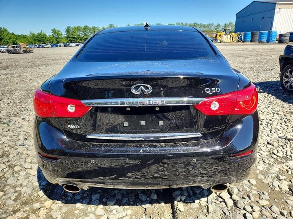2015 INFINITI Q50