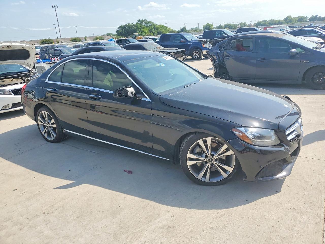 2017 MERCEDES-BENZ C C300