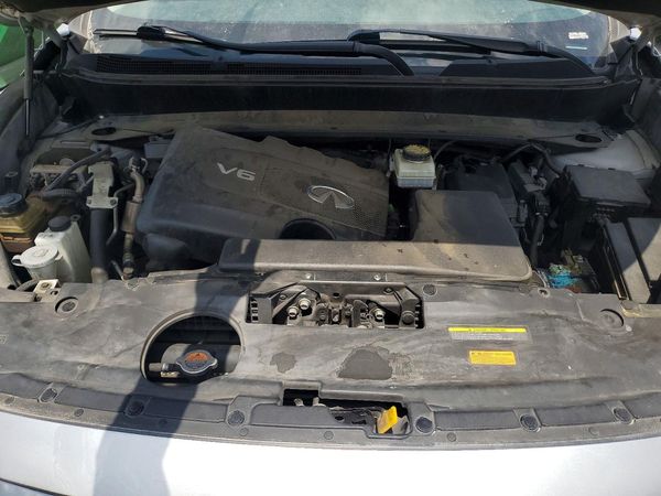 2018 INFINITI QX60 — Engine bay