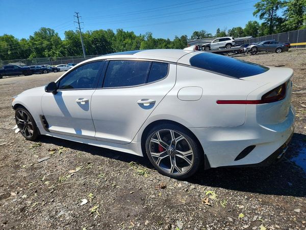 2019 KIA STINGER GT1