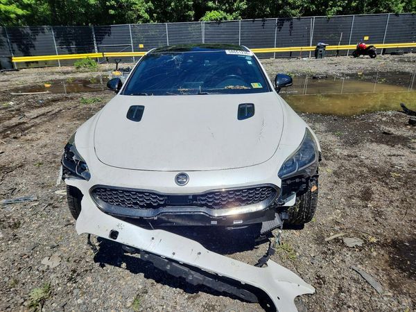 2019 KIA STINGER GT1