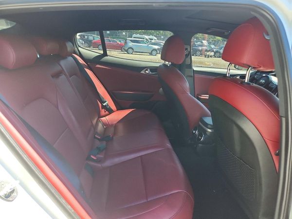 2019 KIA STINGER GT1