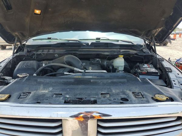 2016 RAM 1500 SLT