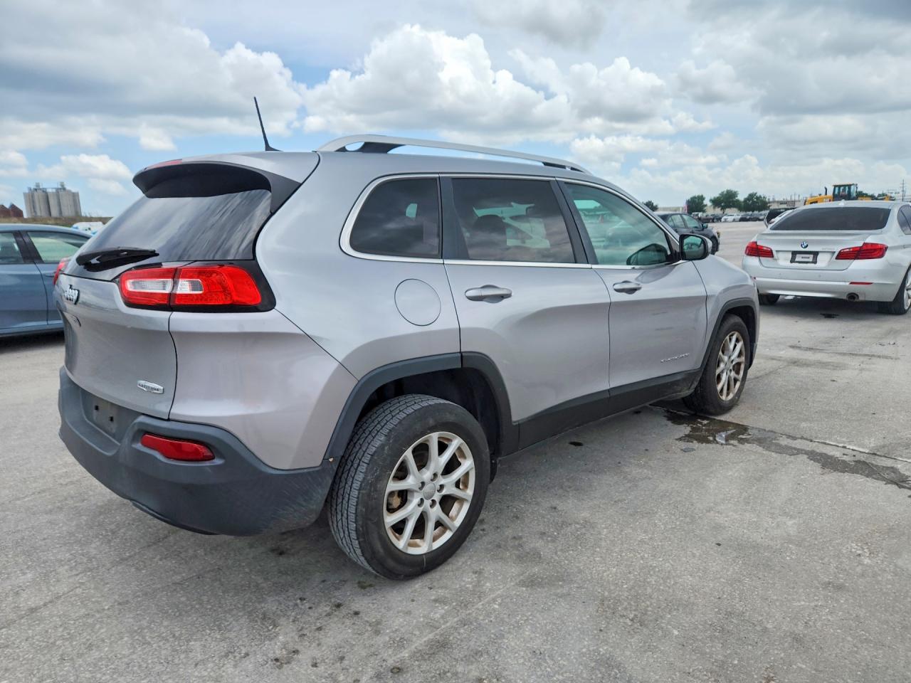 2017 JEEP CHEROKEE LATITUDE FWD