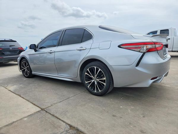 2018 TOYOTA CAMRY
