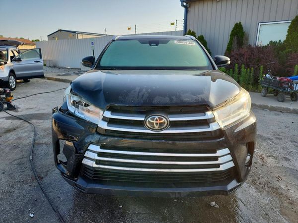 2017 TOYOTA HIGHLANDER SE/XLE