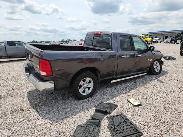 2017 RAM 1500 SLT