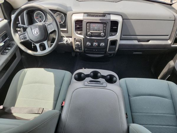 2017 RAM 1500 SLT