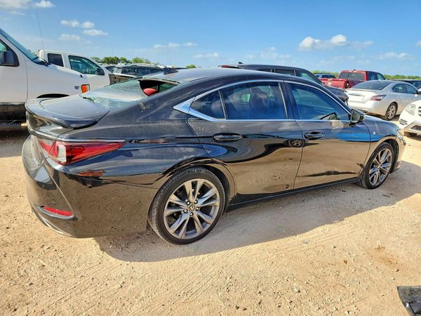2019 LEXUS ES