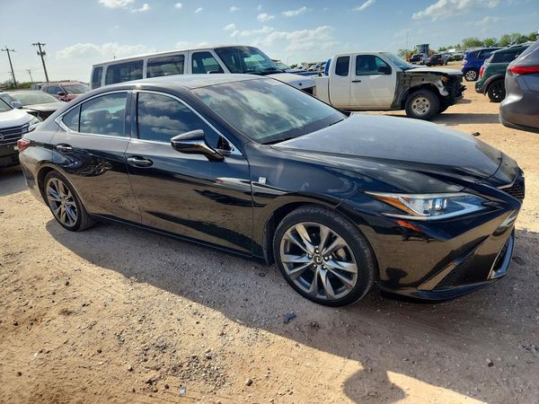 2019 LEXUS ES