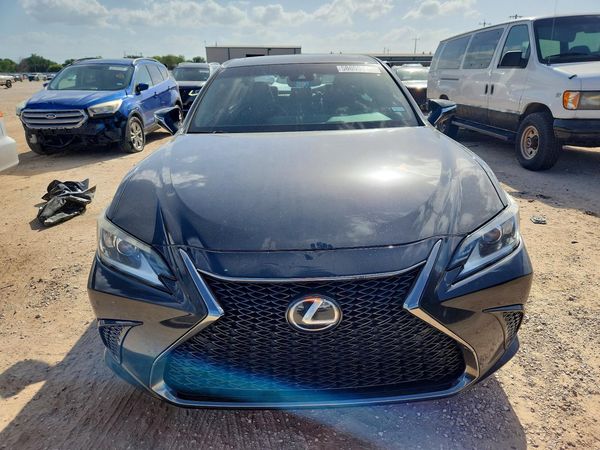 2019 LEXUS ES