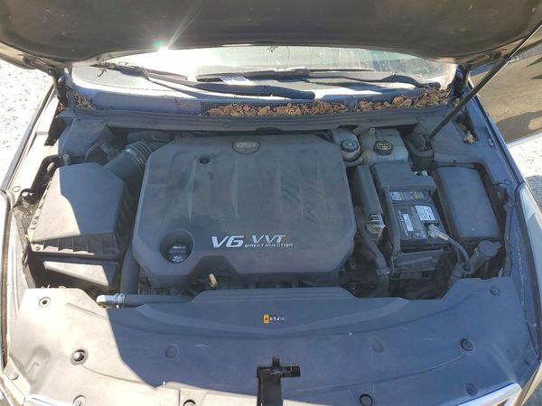 2019 CADILLAC XTS Luxury — Engine bay