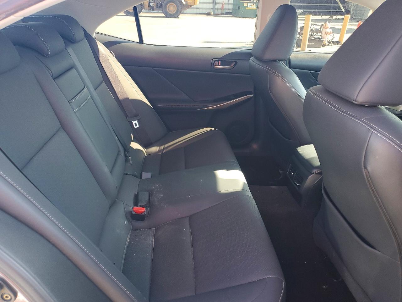 2018 LEXUS IS 300