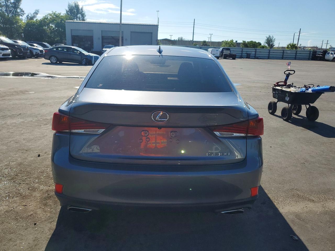 2018 LEXUS IS 300