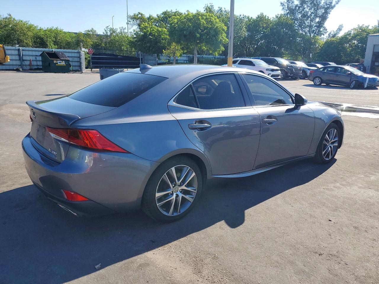 2018 LEXUS IS 300