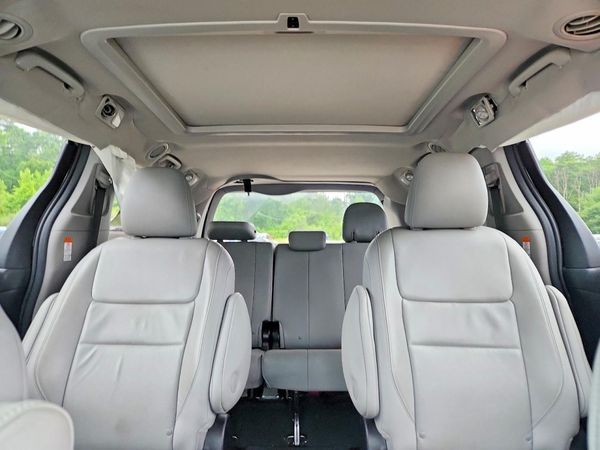2017 TOYOTA SIENNA