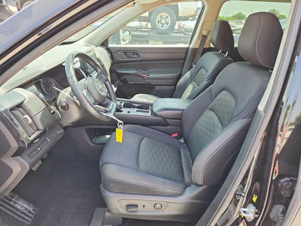 2023 NISSAN PATHFINDER SV