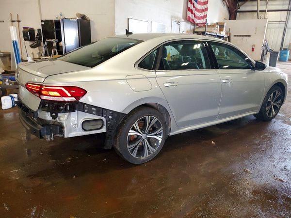 2021 VOLKSWAGEN PASSAT
