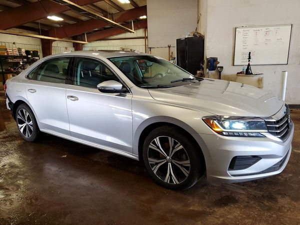 2021 VOLKSWAGEN PASSAT