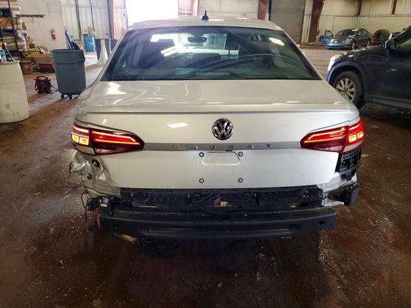 2021 VOLKSWAGEN PASSAT
