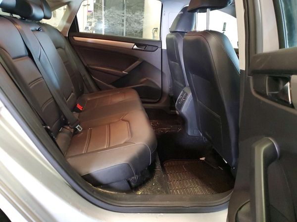 2021 VOLKSWAGEN PASSAT