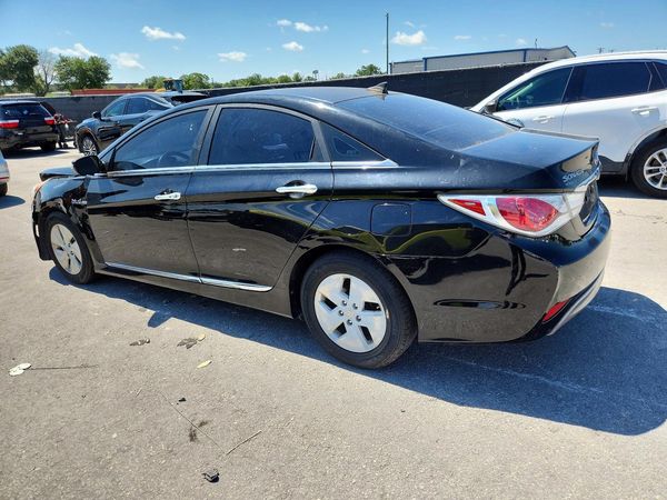 2012 HYUNDAI SONATA Middle level