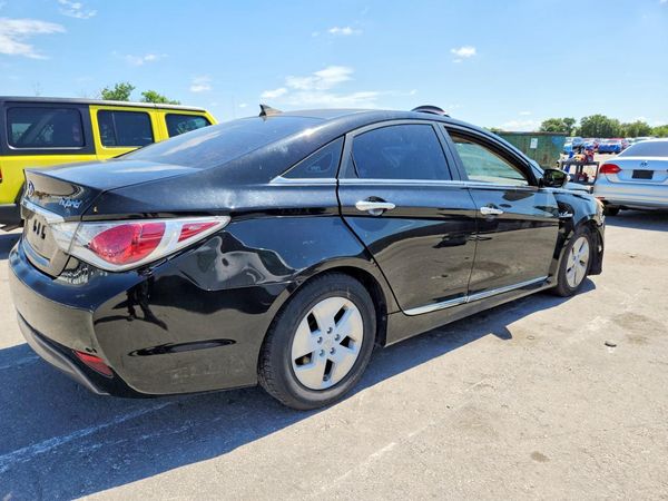 2012 HYUNDAI SONATA Middle level