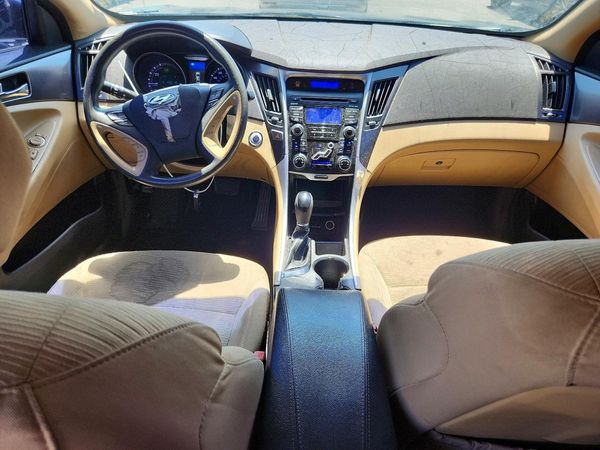 2012 HYUNDAI SONATA Middle level