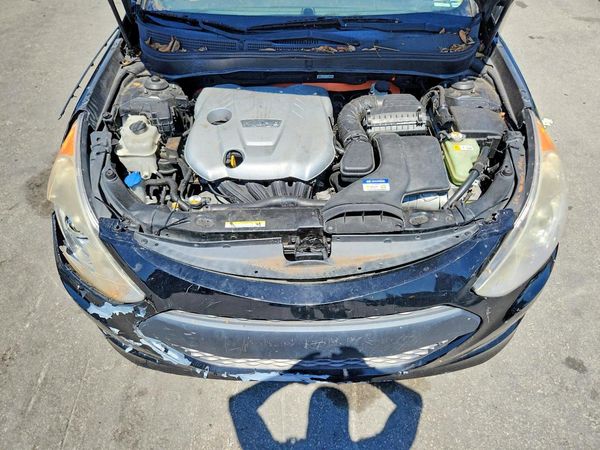 2012 HYUNDAI SONATA Middle level