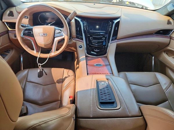 2017 CADILLAC ESCALADE Platinum
