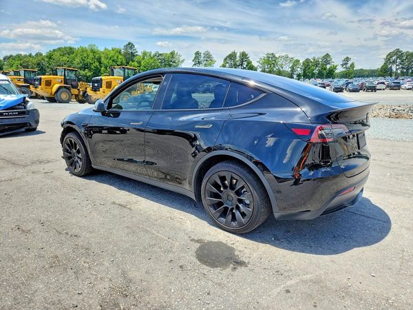 2024 TESLA MODEL Y