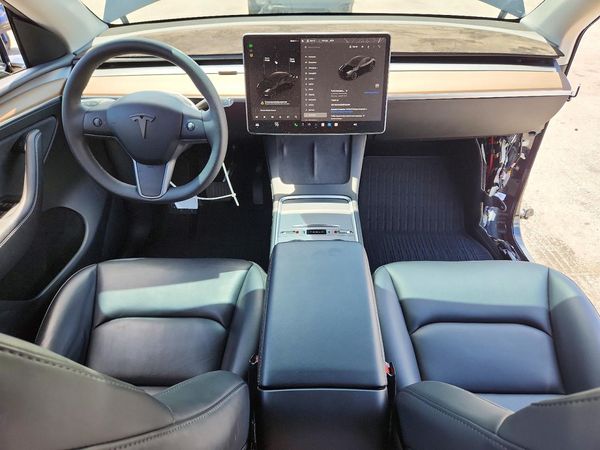 2024 TESLA MODEL Y