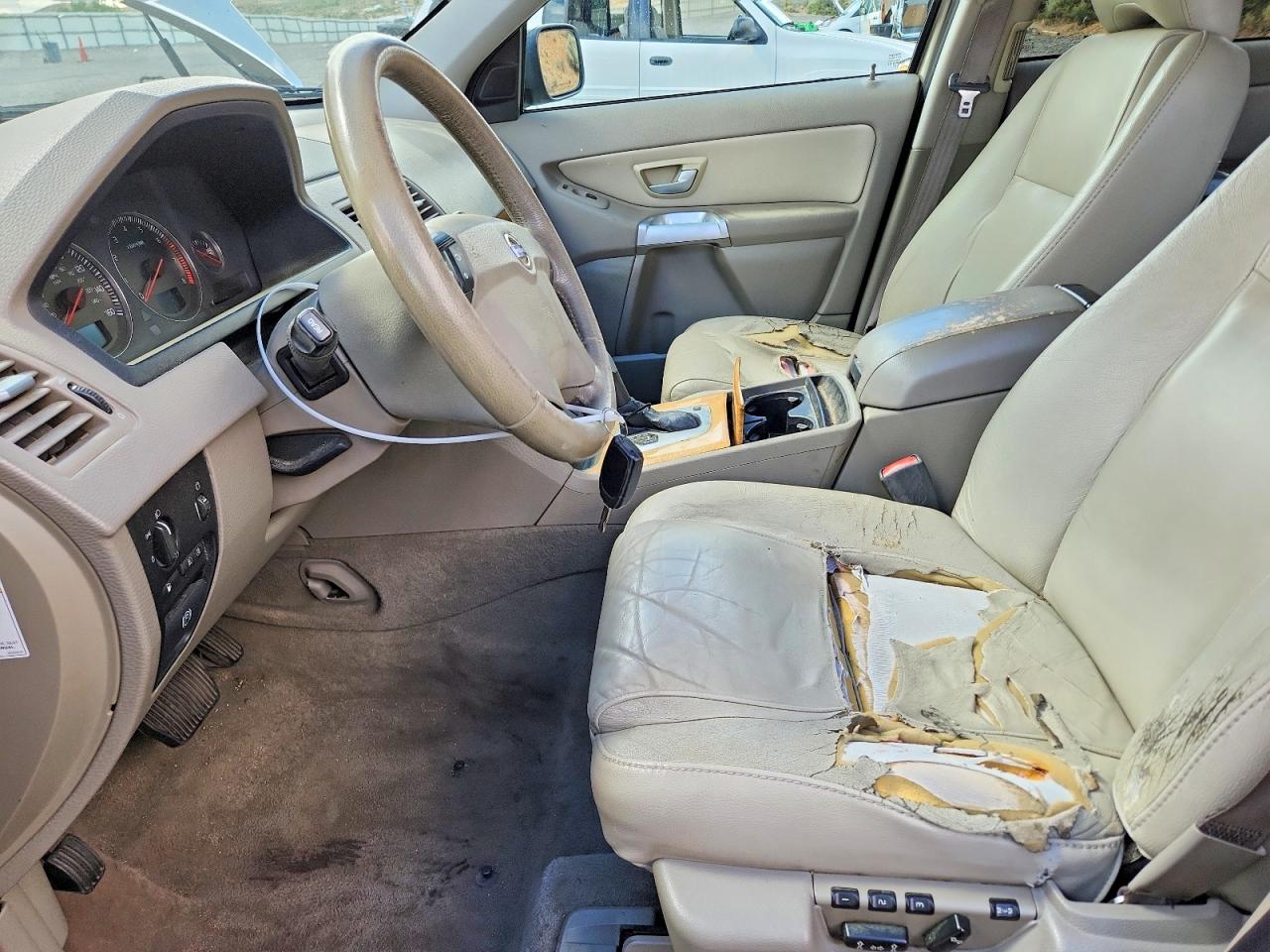 2004 VOLVO XC90