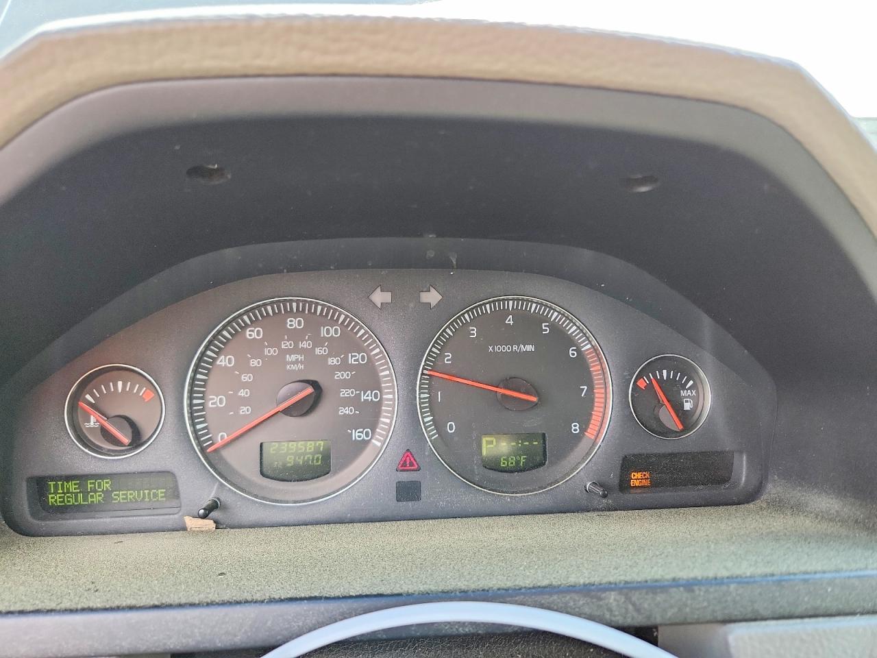2004 VOLVO XC90