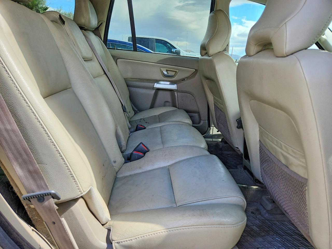 2004 VOLVO XC90