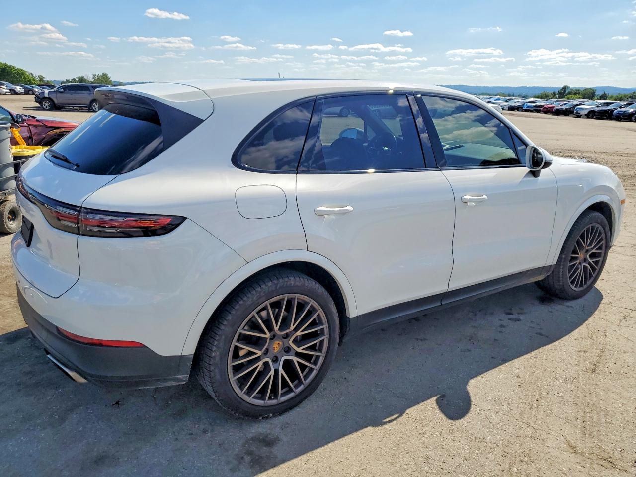 2019 PORSCHE CAYENNE
