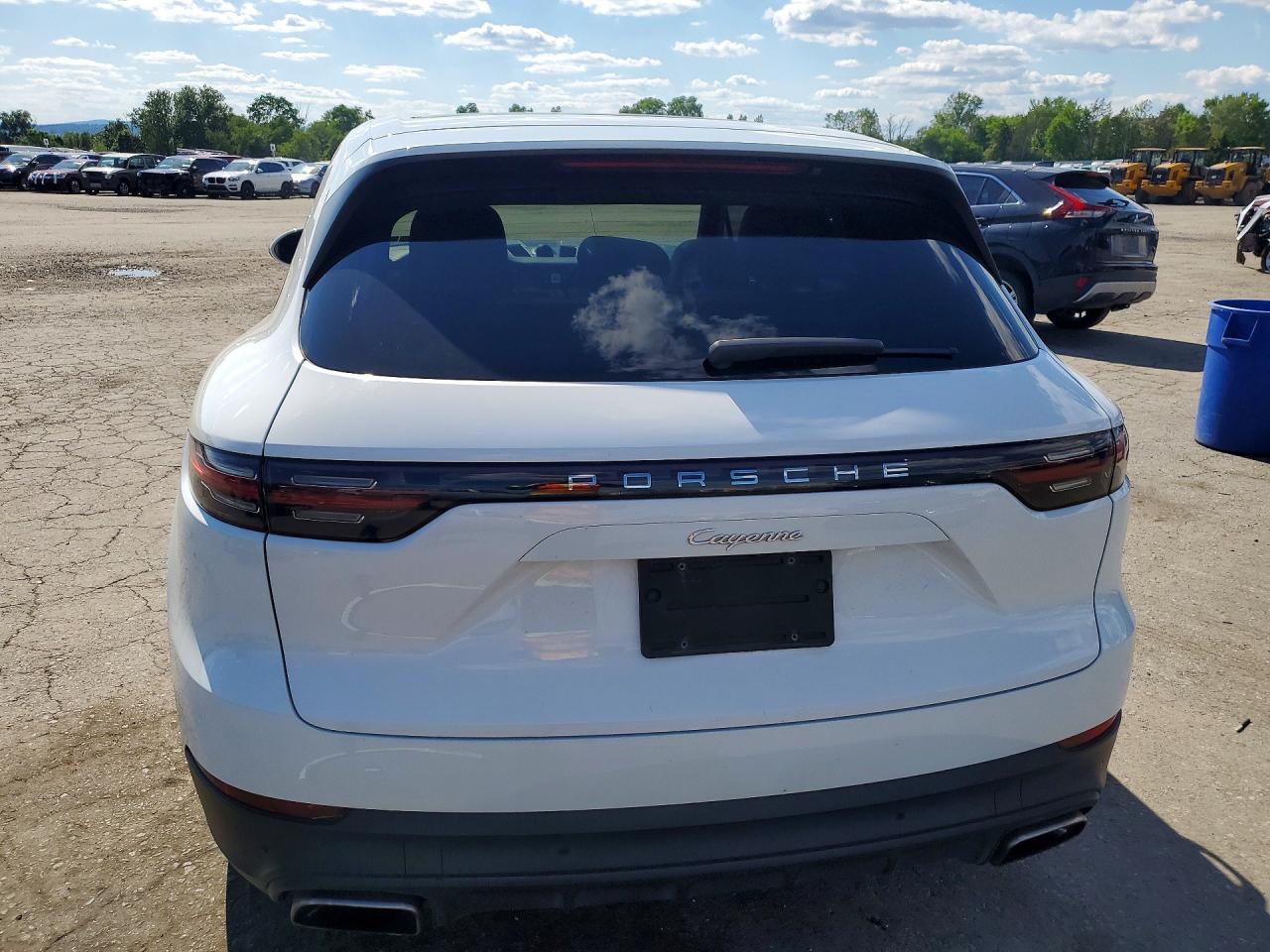 2019 PORSCHE CAYENNE