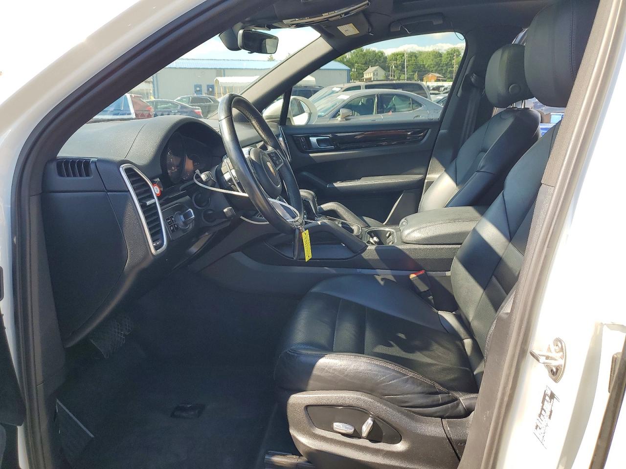 2019 PORSCHE CAYENNE